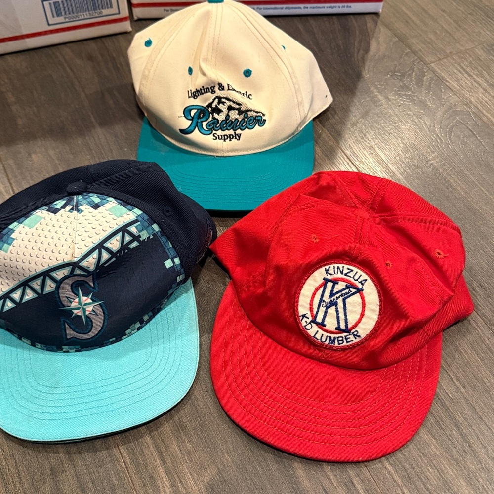 Unbranded Miscellaneous hats lot of 23 1:28